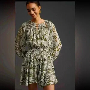 🆕 NWT MISA Los Angeles Crewneck
Printed Mini Mercy dress Size: Small